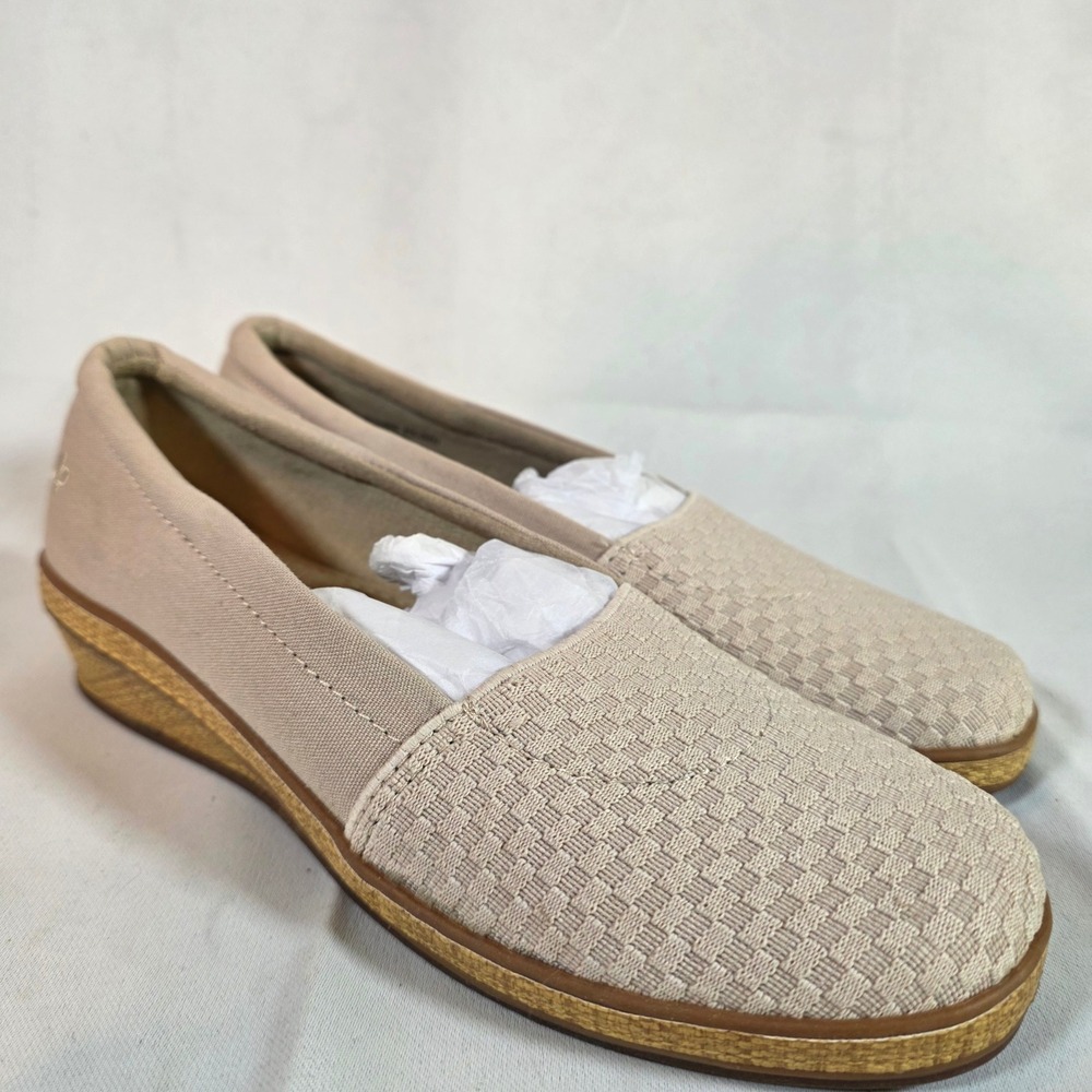 Grasshoppers Womens 7 Purefit Comfort Cushion Beige Woven Wedge Slip On Loafers